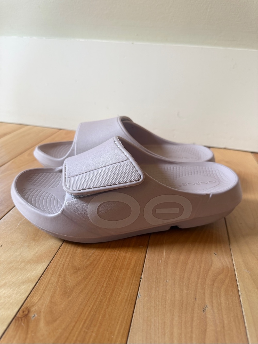 Oofos OOahh Sport Flex Sandal—Size 8